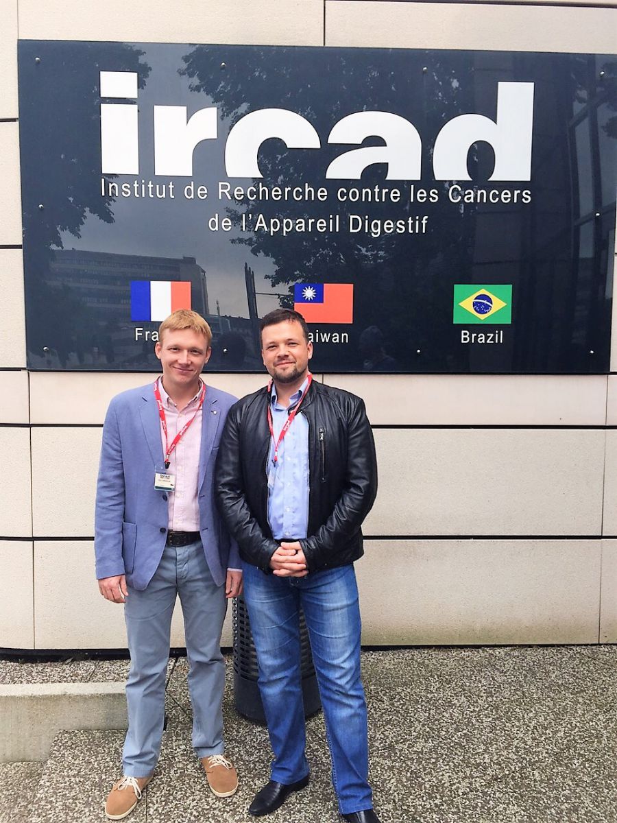 Врач травматолог-ортопед Лукашук И.А. и старший ординатор, к.м.н.Умников А.С